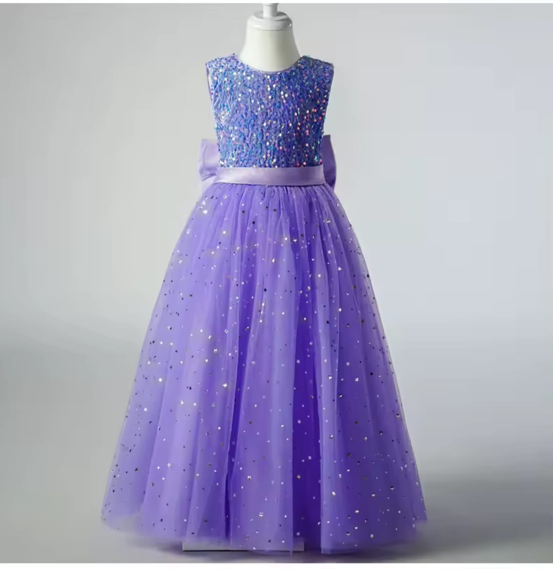 Vestido lila con lentejuelas largo